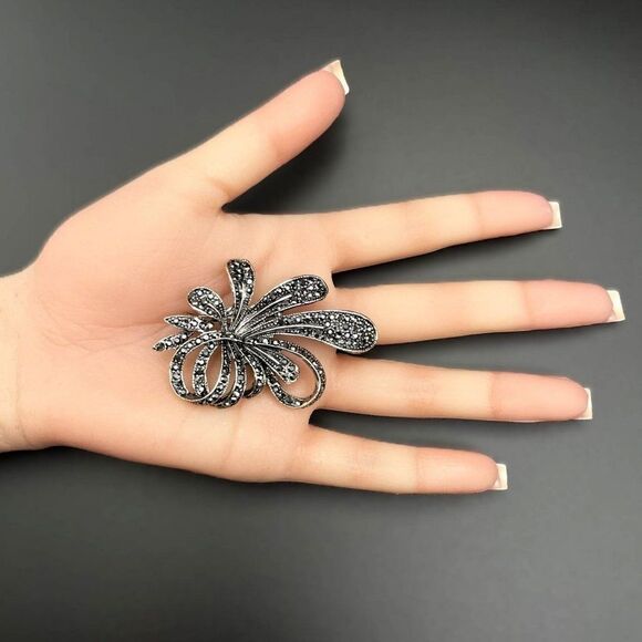 Silver with Dark Gray Crystal Floral Flower Ribbon Pin Back Brooch - Picture 9 of 10